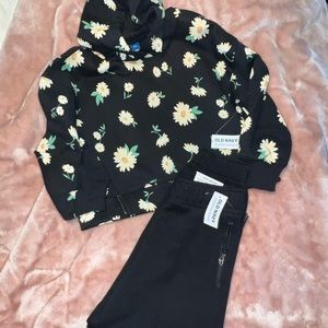 OLD NAVY girls set with joggers and hoodie SZ-6 NWT